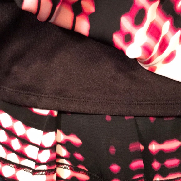 Pink and black graphic plaid pleated flowy skirt - Picture 3 of 3